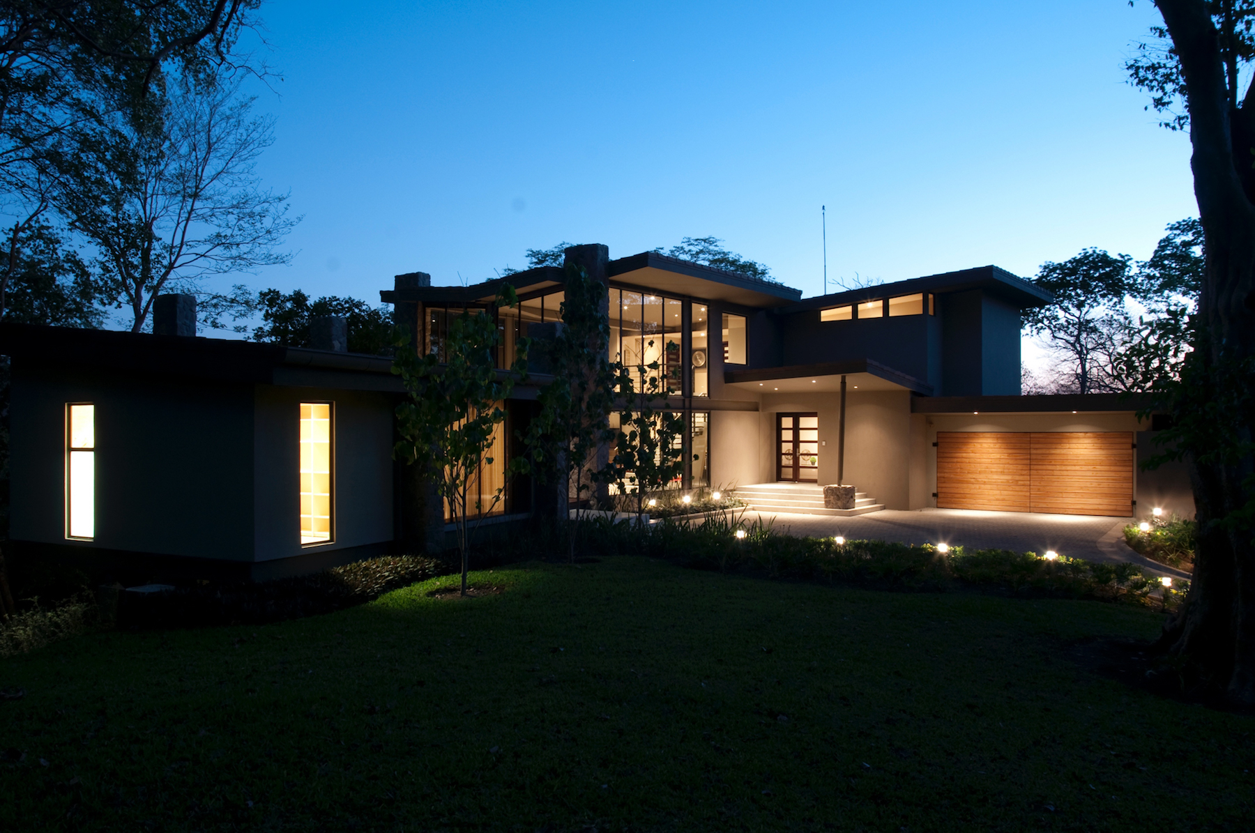 哥斯达黎加自然风光中的现代树屋-15