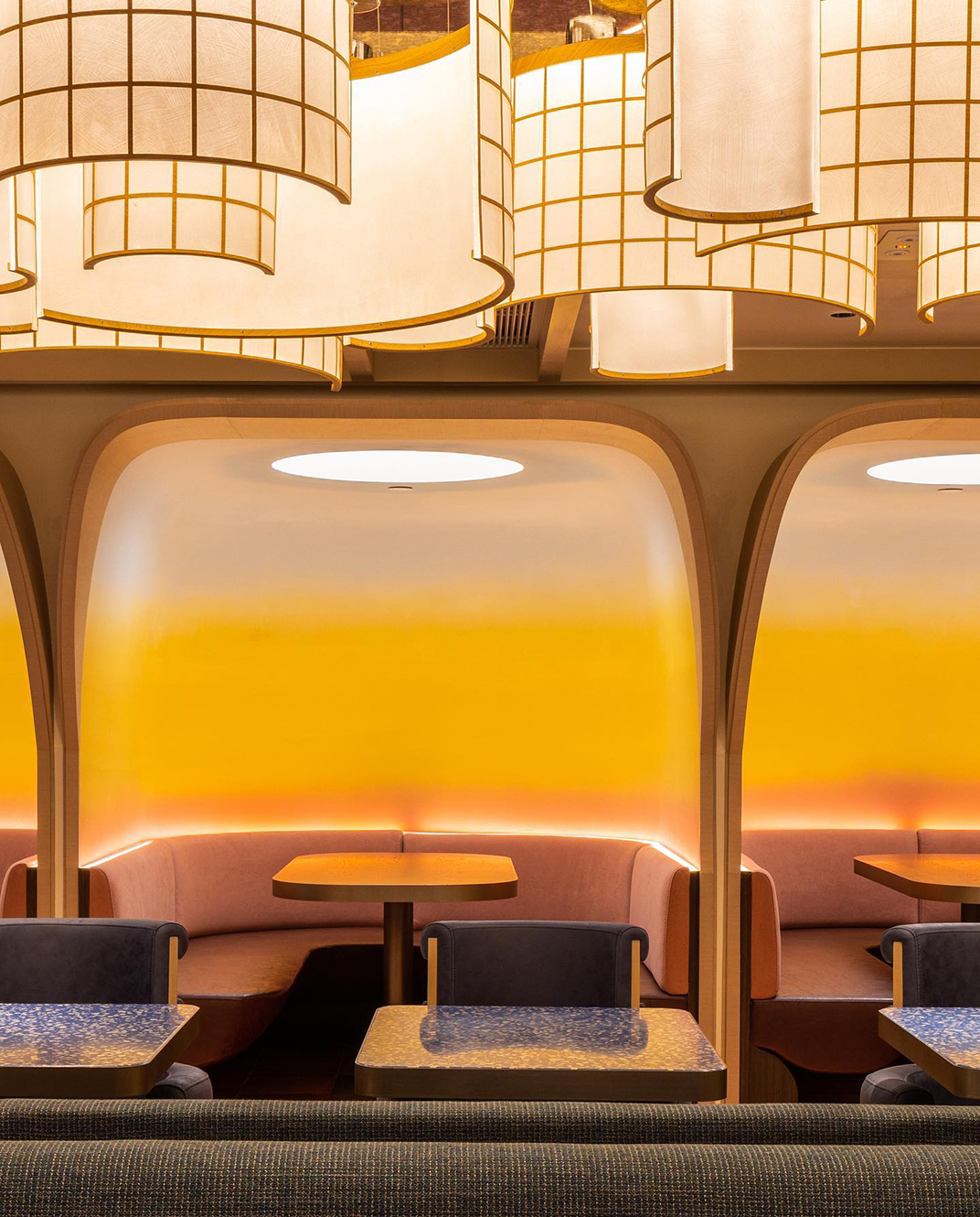 金黄色渐变新派台式料理餐厅,香港 | Designed by designeightfivetwo - 主题餐厅 - 餐厅LOGO-VI空间设计-全球餐饮研究所-1