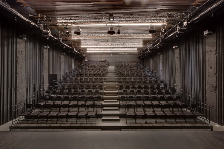 Moda Sahnesi 剧院-12