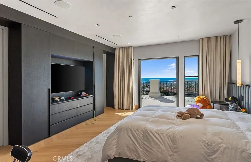 7Sailview-邂逅现代豪宅美学：建筑与室内设计的双重盛宴-25