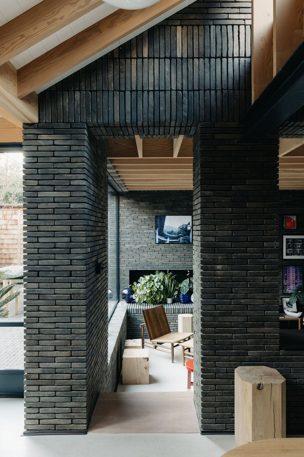 伦敦设计师的暗砖时尚家居-2