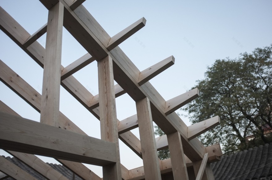 胡同画室——墙体像素化,木架结构打造连续统一视觉效果-14