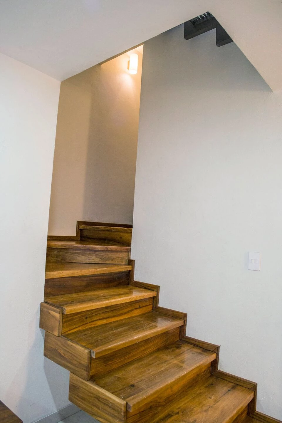 光影交织的墨西哥之家-20