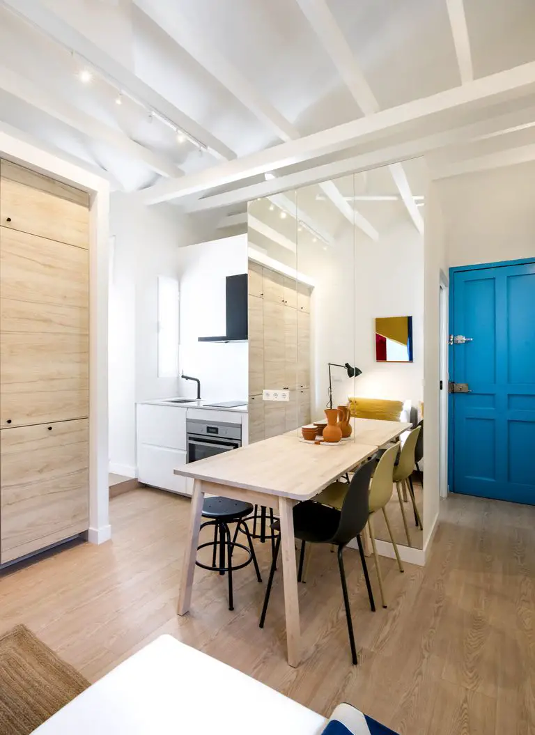 马德里 29m2 翻新公寓,展现极致空间利用-2