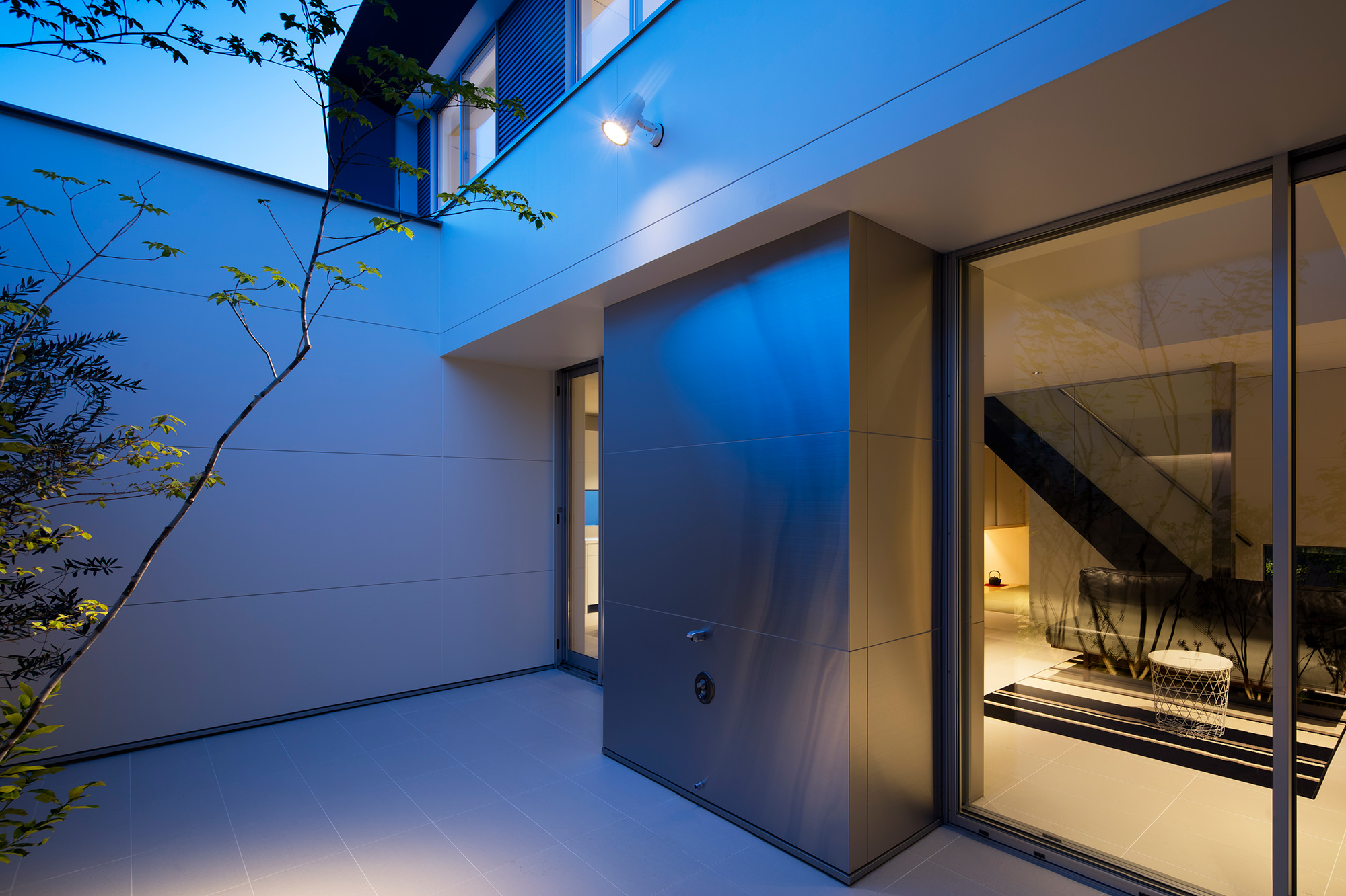 奈良古村中的现代私密住宅-0