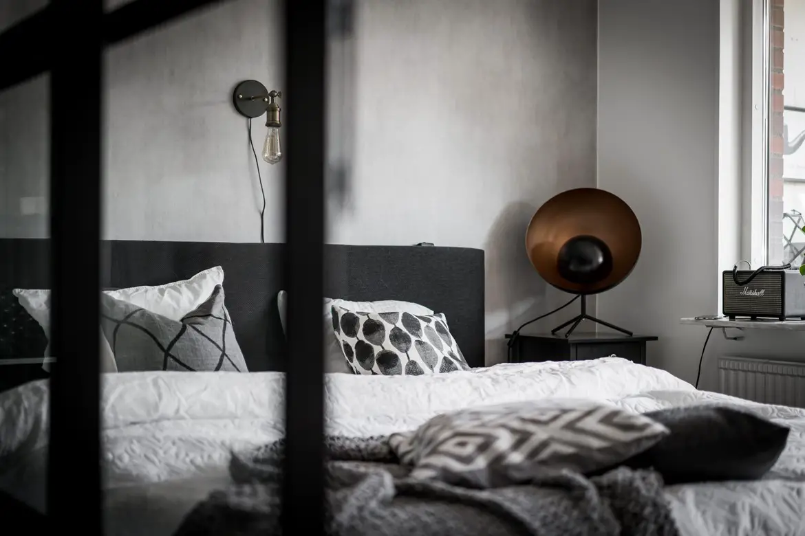 瑞典公寓巧变四居室 | 玻璃隔断打造明亮家庭空间-13