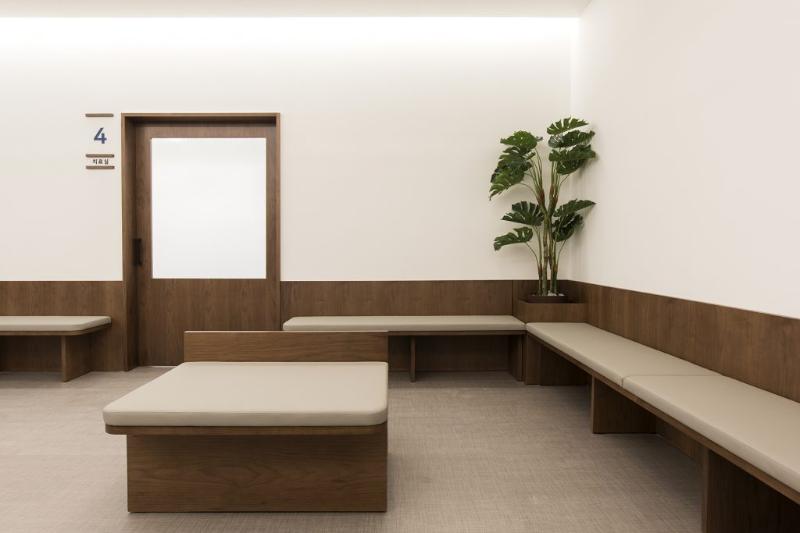 简约优雅的 68 平米医院室内设计-5