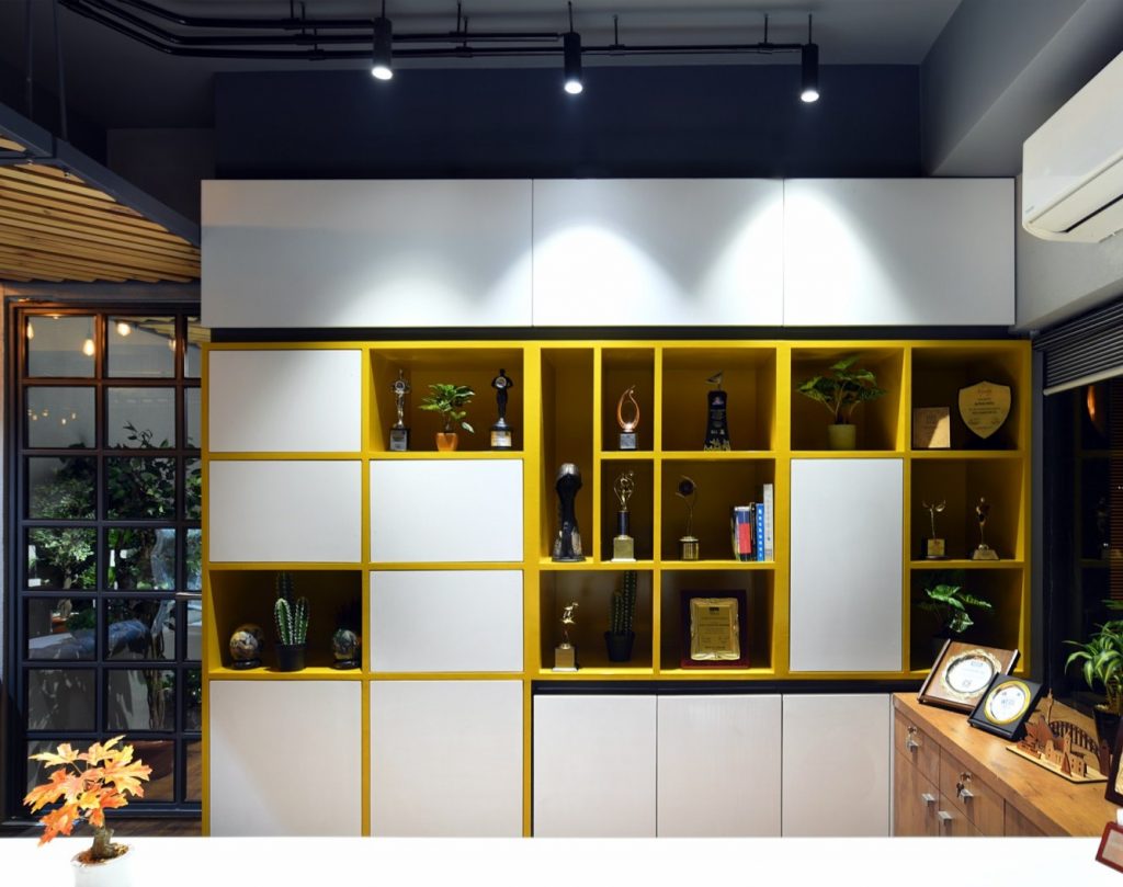 低成本且氛围宜人的办公空间设计丨印度丨Chirag Raj Design Studio-18