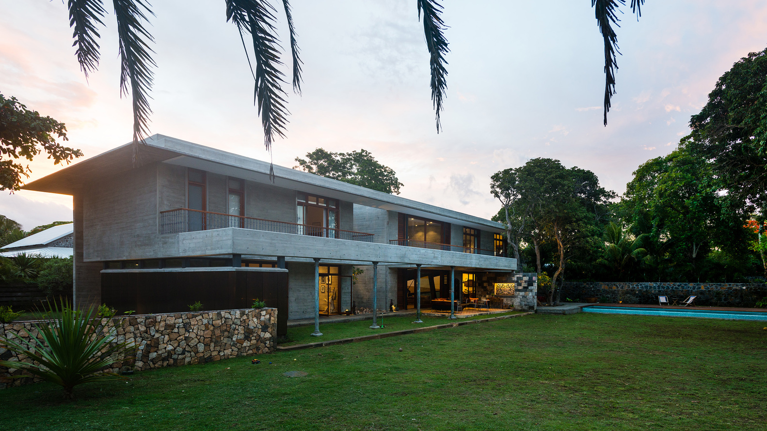 花园中的房子-10