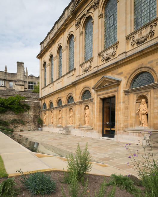 牛津 17 世纪图书馆翻新 | 地下扩建与环保科技的融合-24