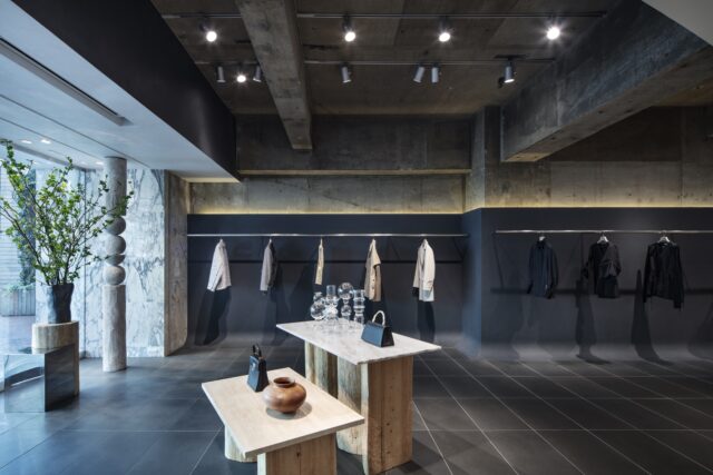 青柳瑞音（假设CADUNE是姓名的特殊罗马字表达形式，AOYAMA通常是姓氏青柳或青山等，这里统一按常见配合组合理解为名字进行翻译，若有更好的背景信息结果可能不同） 丨日本东京丨AtMa inc.-35