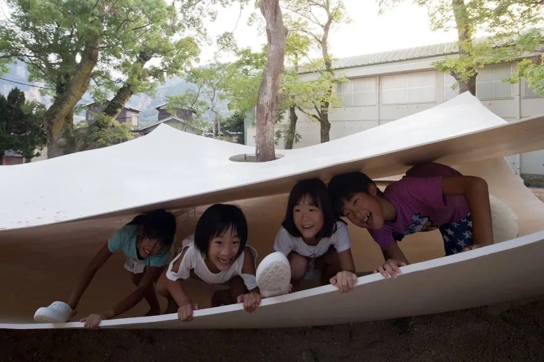 日本小豆岛上的“两张纸”儿童乐园丨日本香川丨西泽立卫建筑设计事务所-7