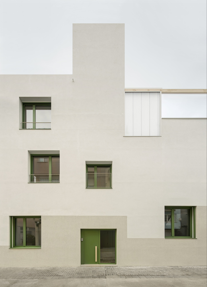 西班牙 Badalona 老城区多家庭建筑丨Enric Rojo Arquitectura-25