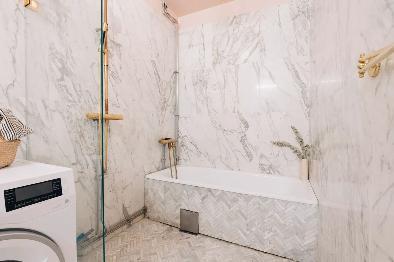 斯德哥尔摩独特设计公寓 | 古典与现代的完美融合-17