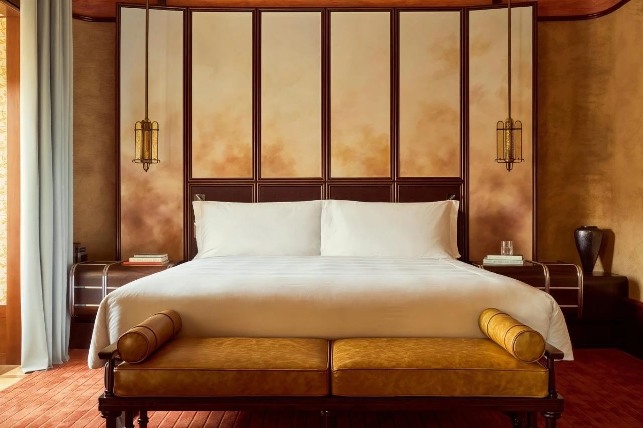 LVMH x 雅高集团全球首家东方快车酒店开幕，老钱风的极致浪漫-43