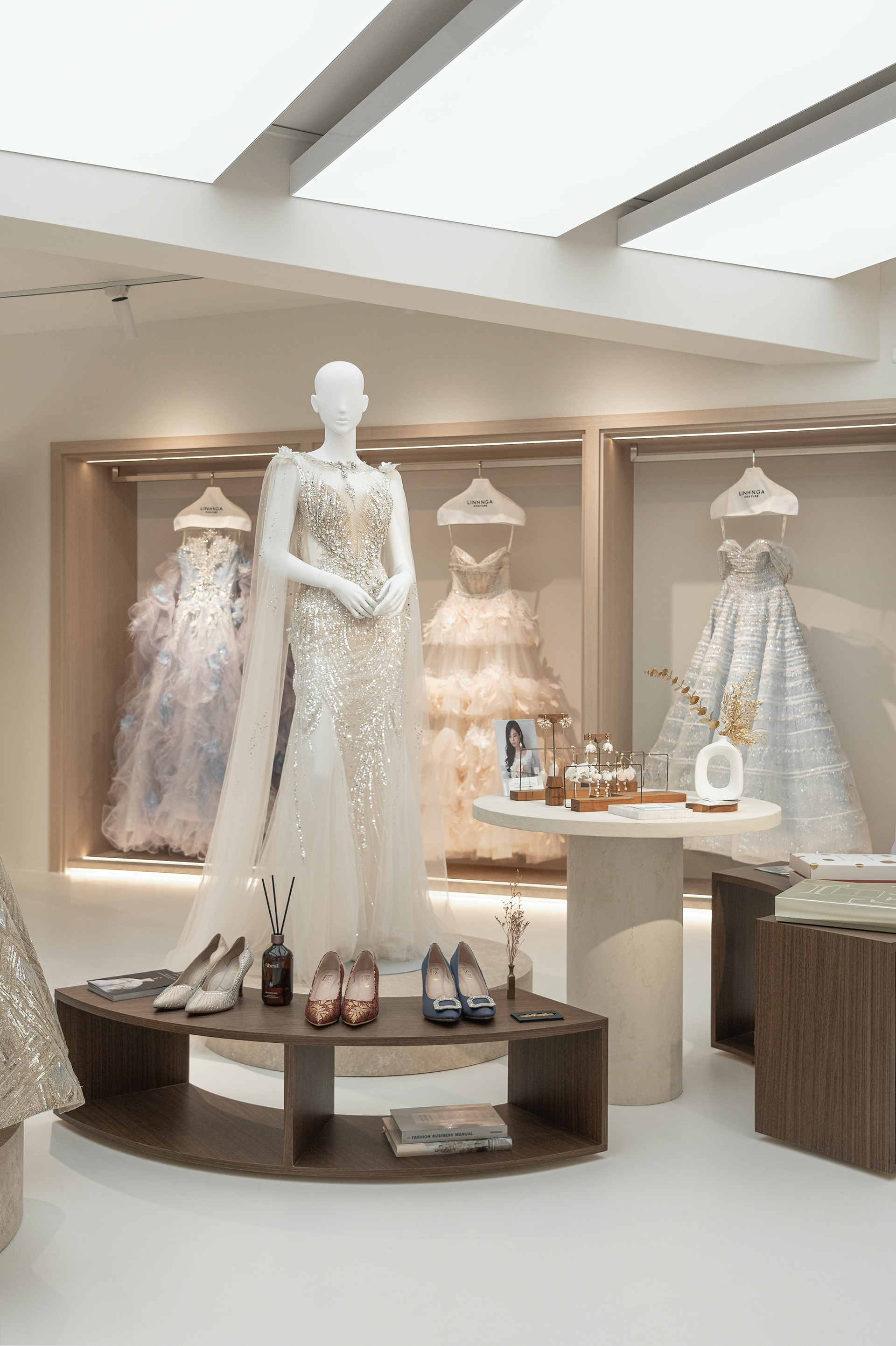 白宫婚纱试衣展厅丨中国台中丨Haven Space Design-6