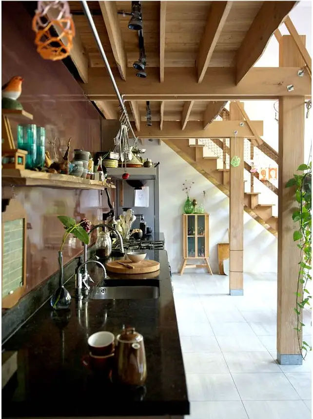 荷兰 19 世纪老学校改造的舒适亲子住宅-5