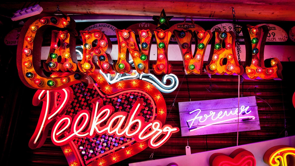 伦敦“上帝的垃圾场” | 霓虹灯的迷幻世界-18