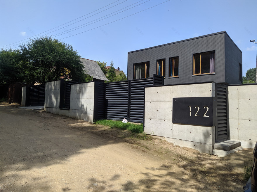 黑色极简风格现代方形住宅-19