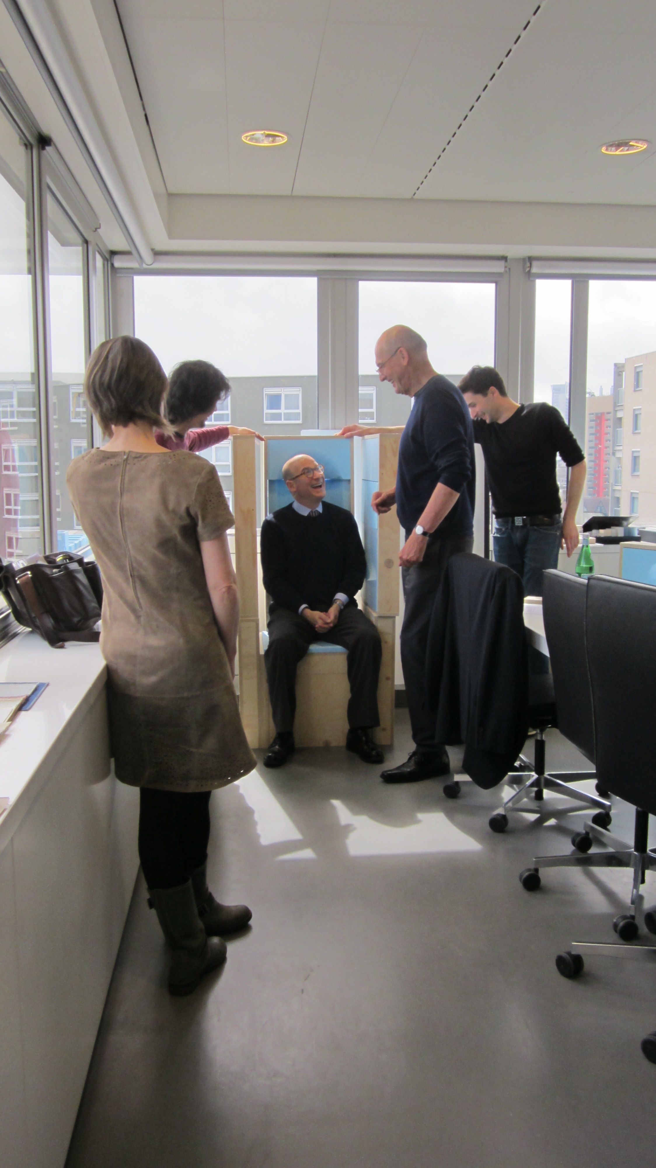 米兰高效生活空间 · OMA 的“工作社交生活”家具设计-67