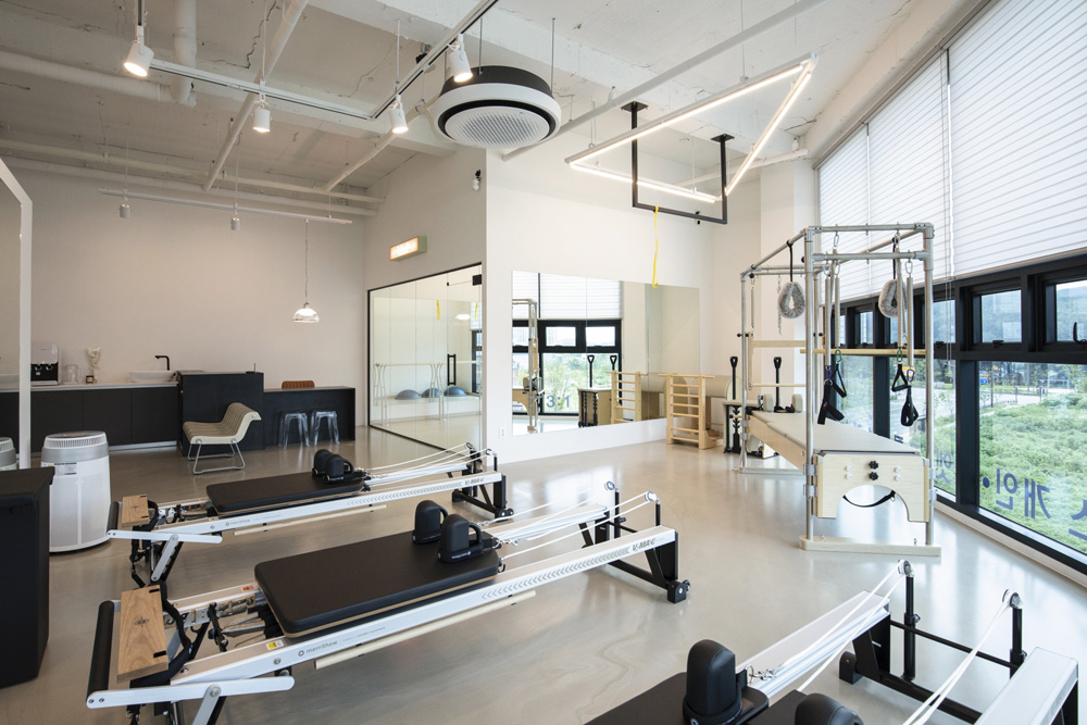 20 平米现代简约家居，SOLID 打造时尚精致空间-5