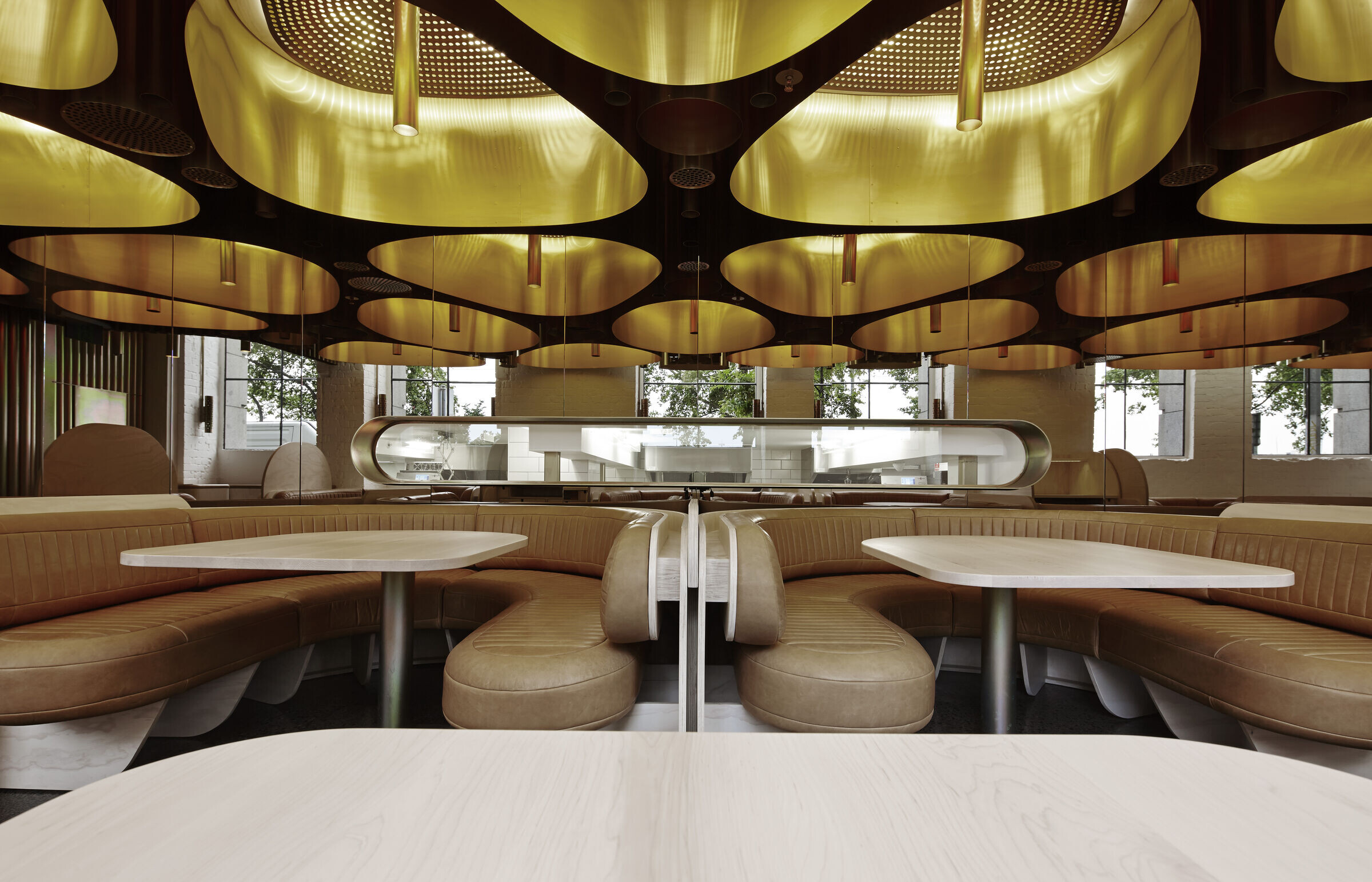 弧形纤维玻璃塑造的音响餐厅——墨尔本“Press Club”-8