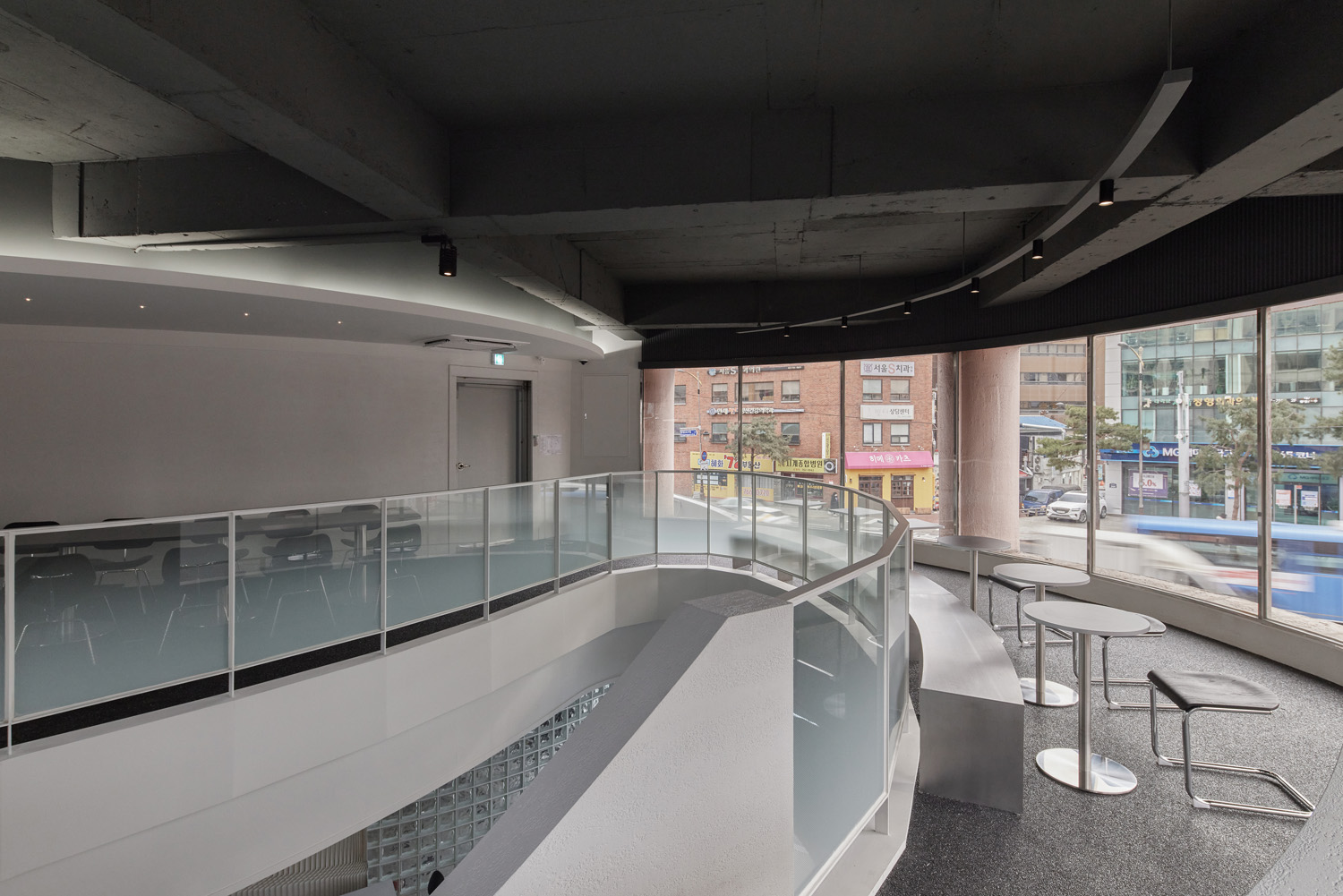 精致高级的 60 平小户型设计-10