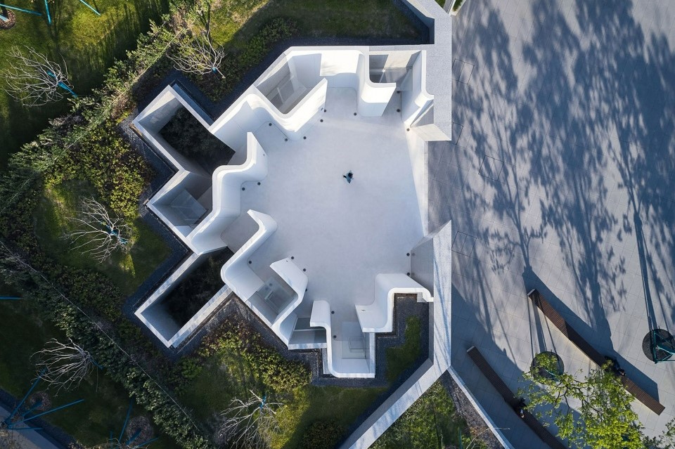 中国阿图尔村隐藏在峡谷中的公共卫生间丨GN Architects-17