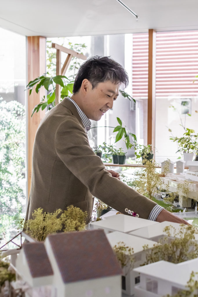 日本文化とグリーンの融合緑のルーフバルコニーが内と外とを曖昧に繋ぐ | Architecture | 100%LiFE-17