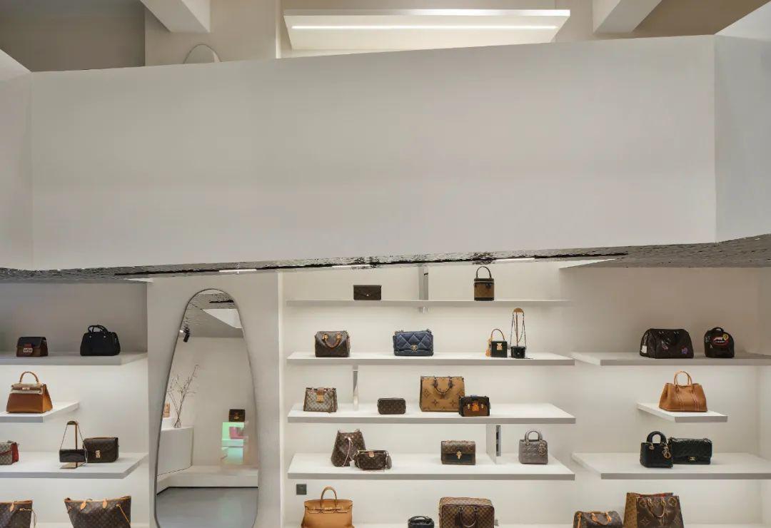 AO×DESIGN 奢侈品店的悬浮桥梁设计-36