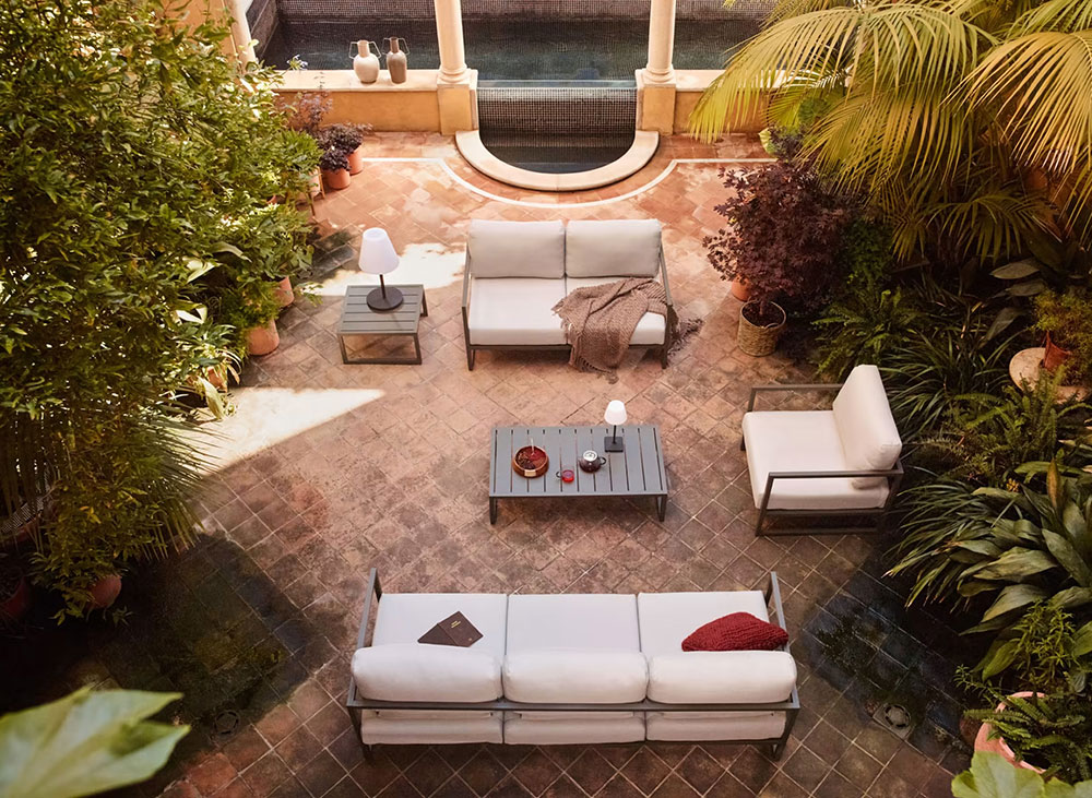 巴塞罗那历史建筑中的时尚秋季家居系列-12