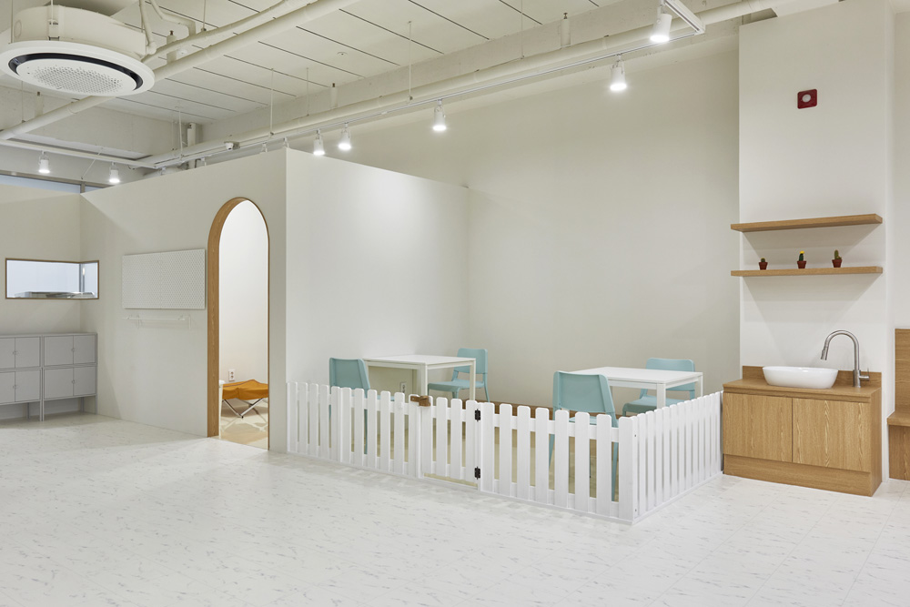 白色木纹打造 37 平米简约咖啡厅-12