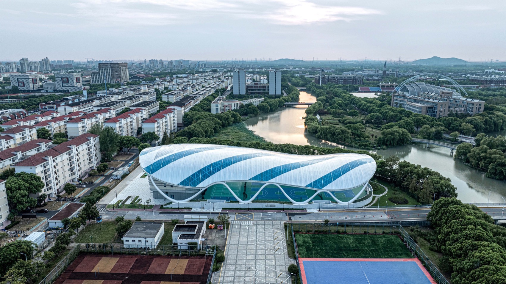 上海工程技术大学风雨操场丨中国上海丨同济大学建筑设计研究院-11