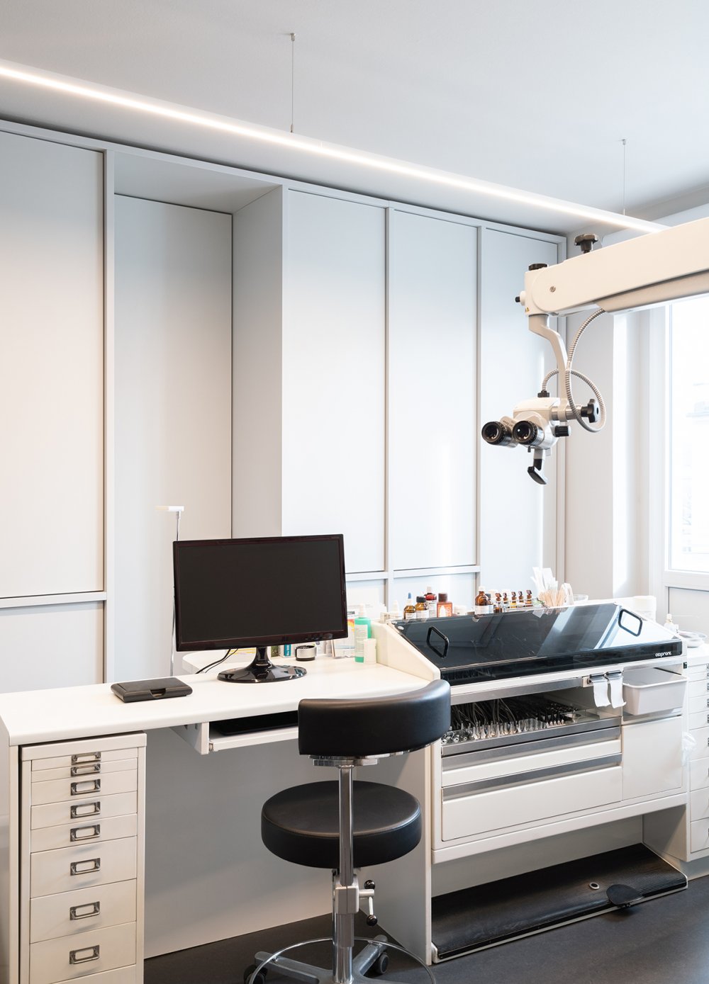 耳鼻喉科诊所CAR07
注：HNO在德语中是Hals-Nasen-Ohren的缩写，即耳鼻喉；Arztpraxis是德语诊所的意思 丨德国柏林-11