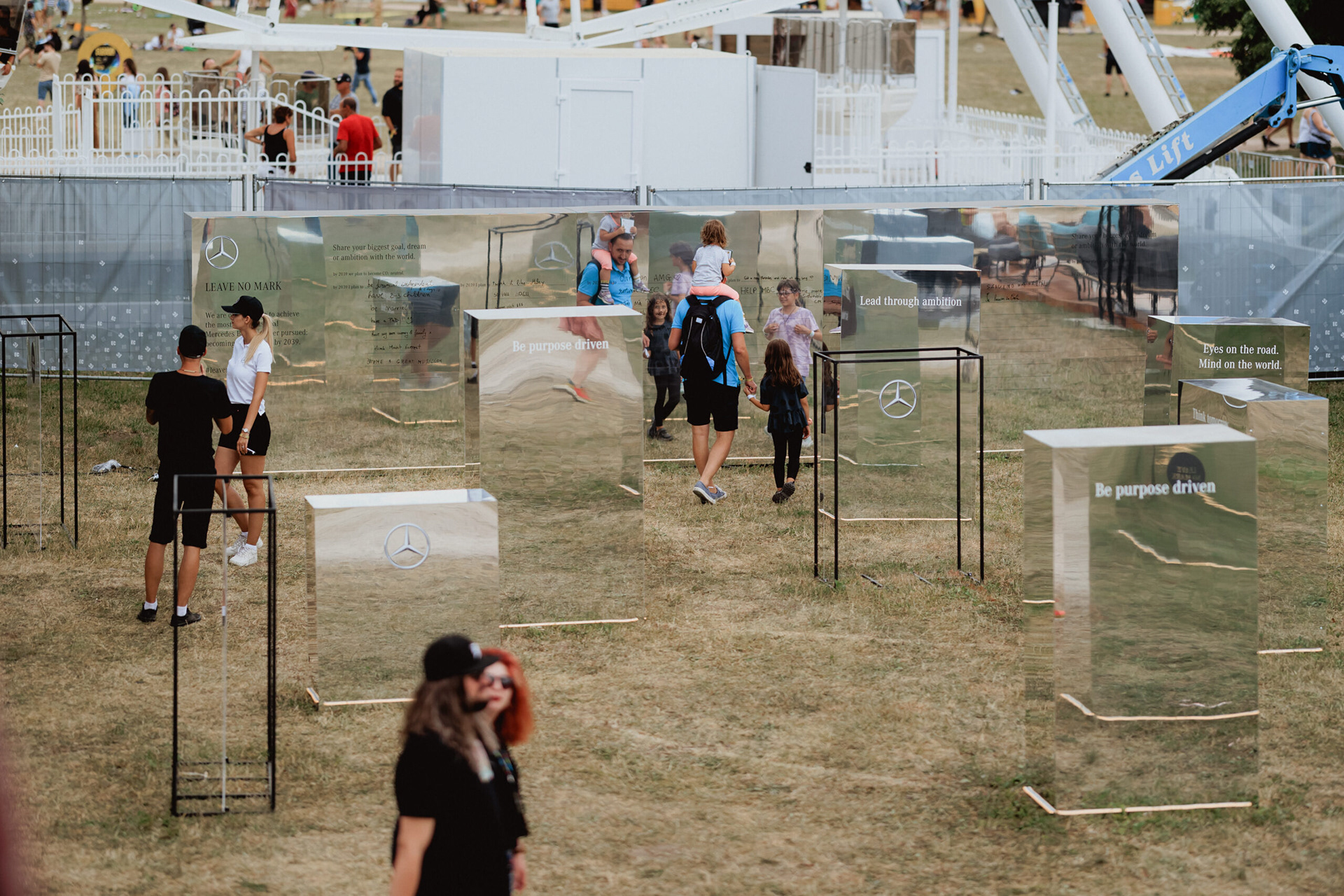 梅赛德斯·奔驰  不留痕迹丨DZNR Design Studio-10