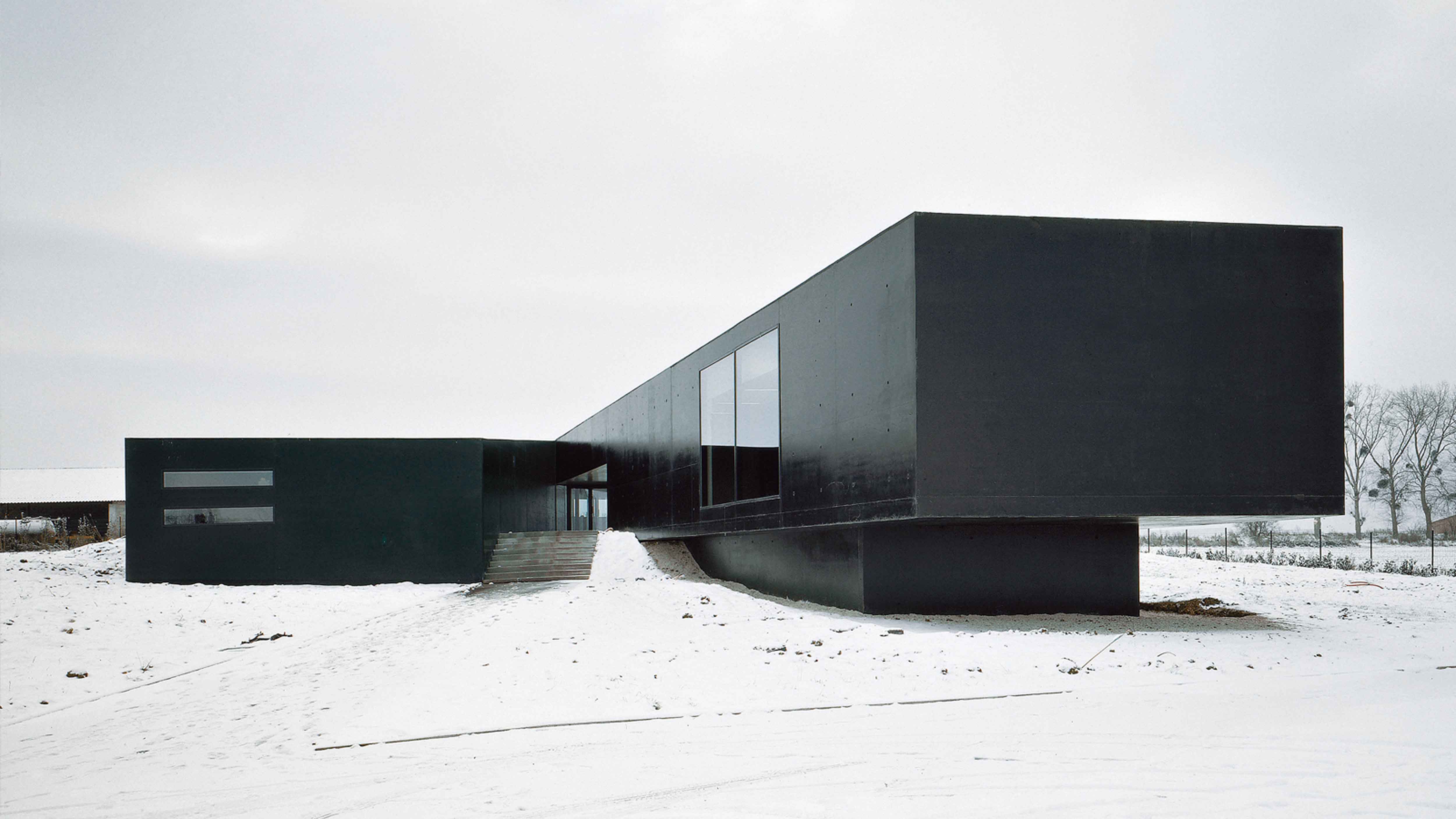 融于自然的意大利药企新总部-0