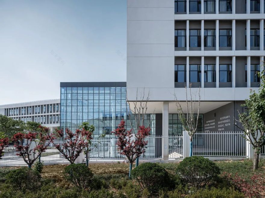 青岛西海岸新区中德应用技术学校丨中国青岛丨腾远设计-44