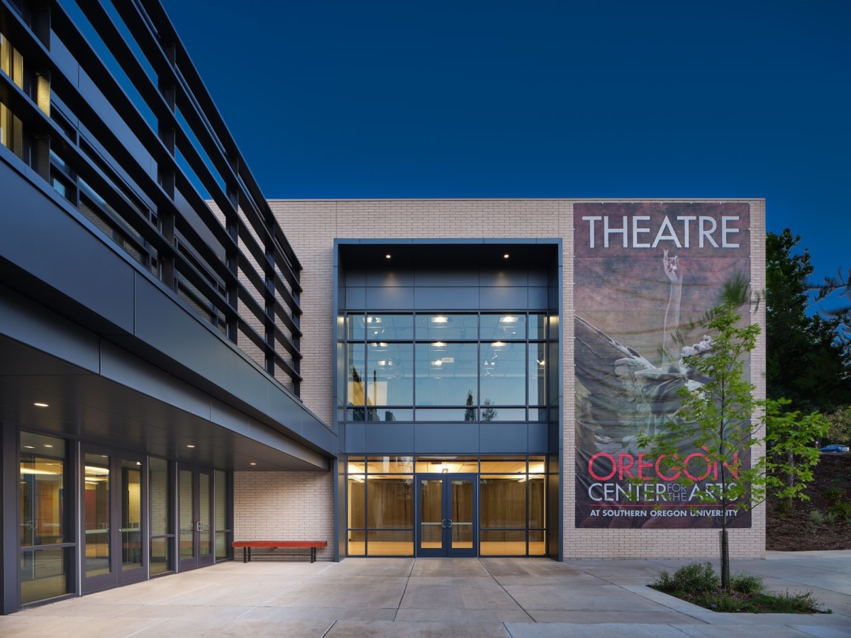 南俄勒冈大学艺术中心及公共广播电台室内设计丨美国俄勒冈丨TVA Architects-9