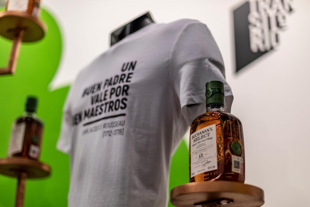 墨西哥设计盛宴 | Buchanan’s 18 在 Guadalajara 的“The gift of being present”展览-17