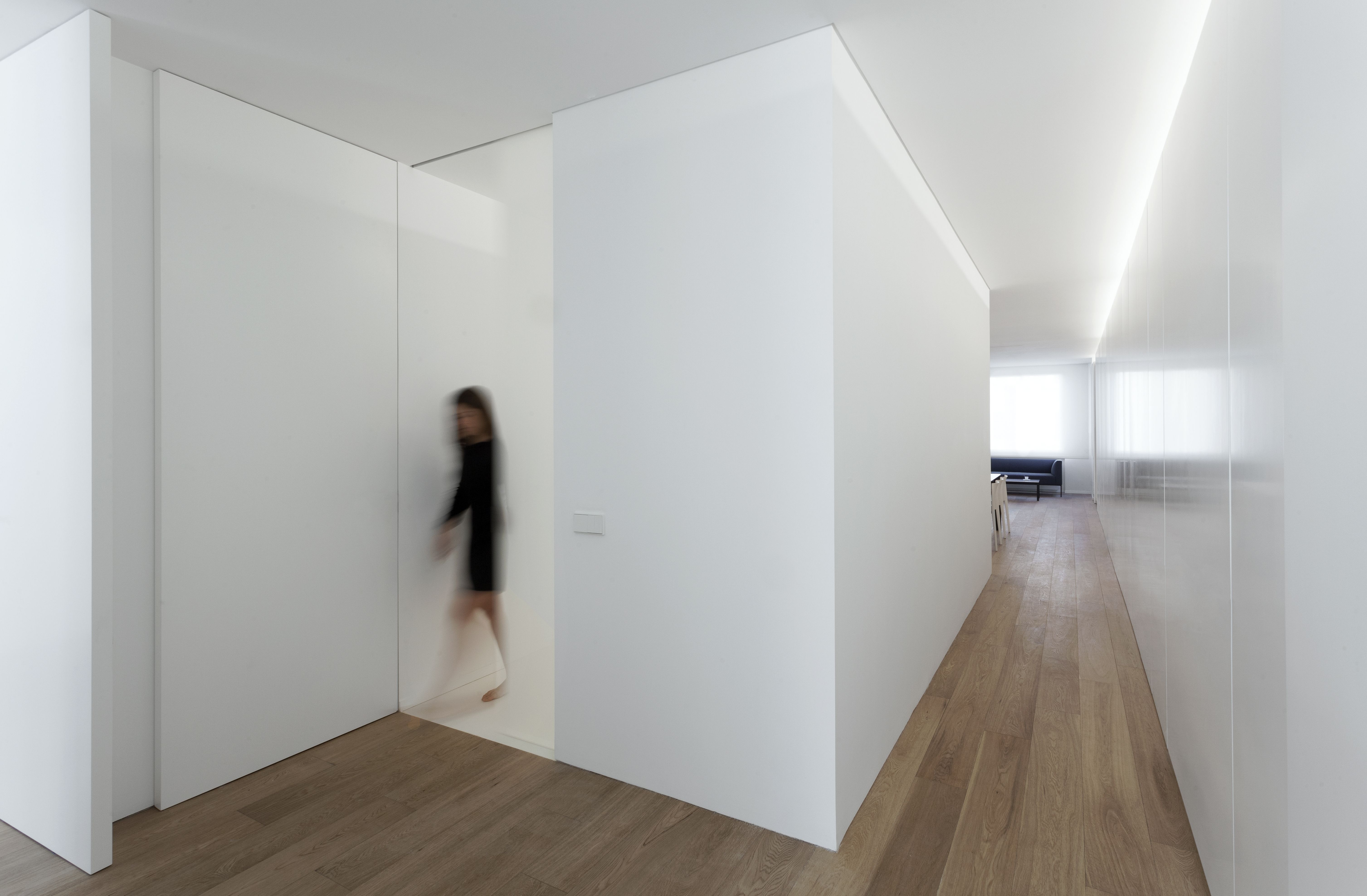 白漆润色，空间焕新——瓦伦西亚公寓设计-17