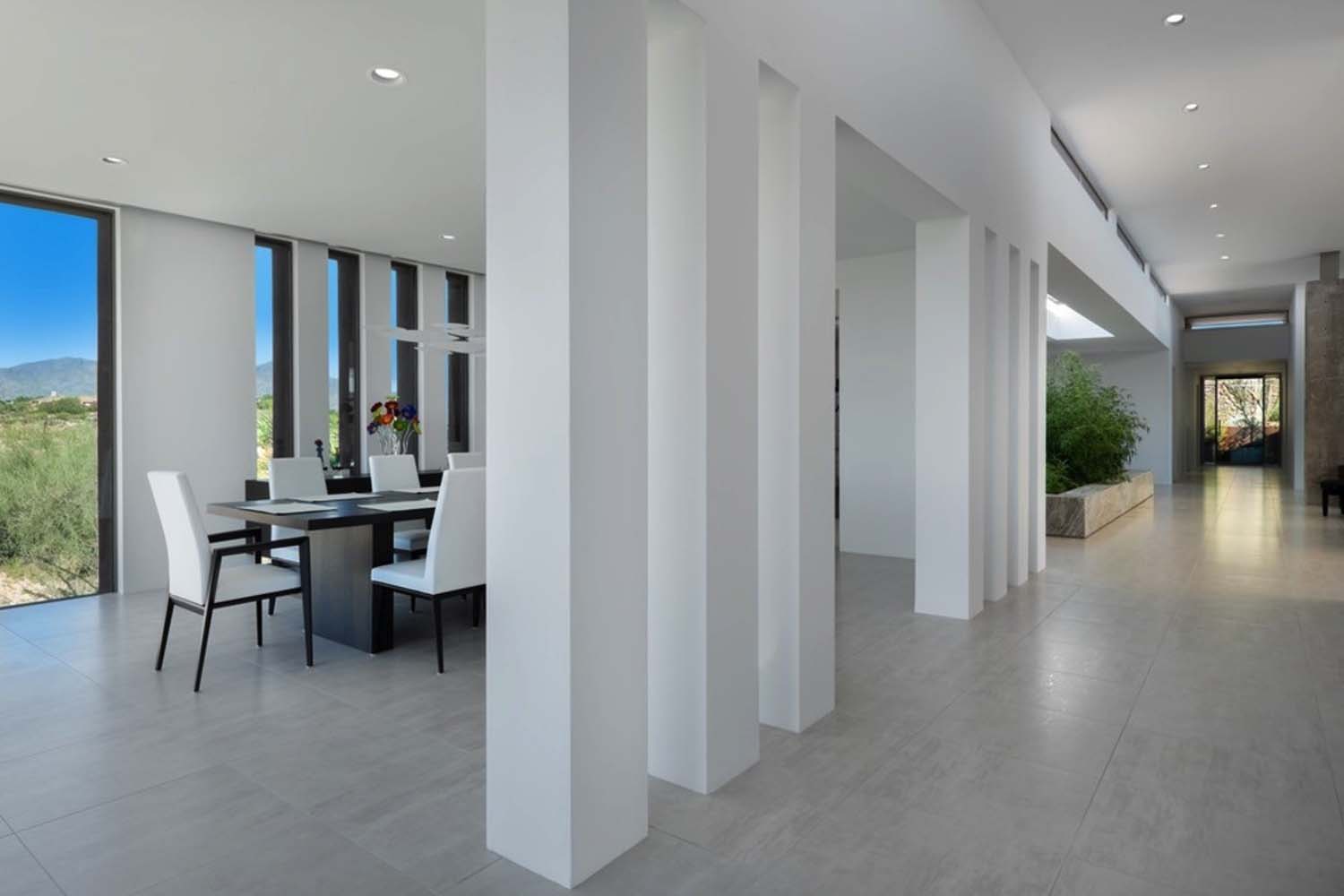 Arizona desert home blurs indoor-outdoor boundaries-11