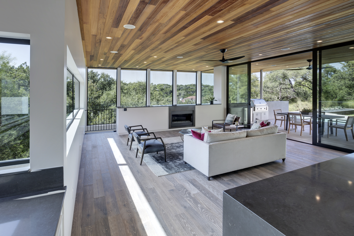 带括号的太空屋-34