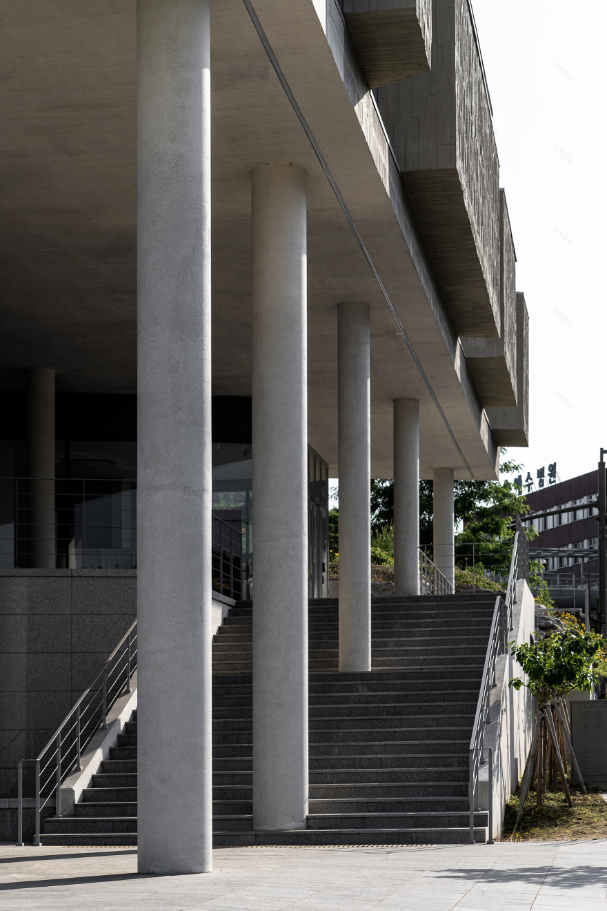 Modern History of Christianity Museum / Kode Architects-33