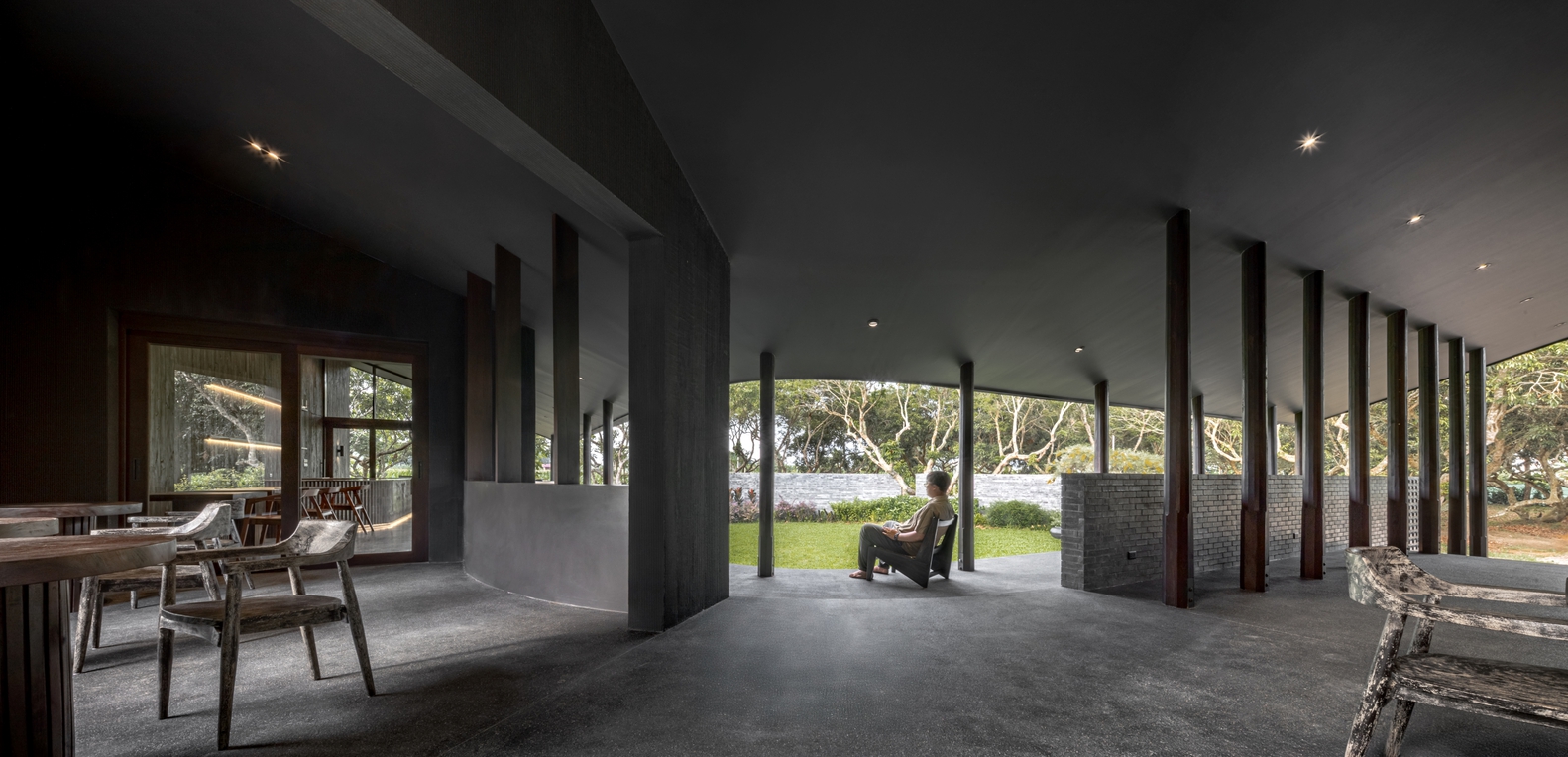 小花园里的玛达咖啡馆丨BodinChapa Architects-14