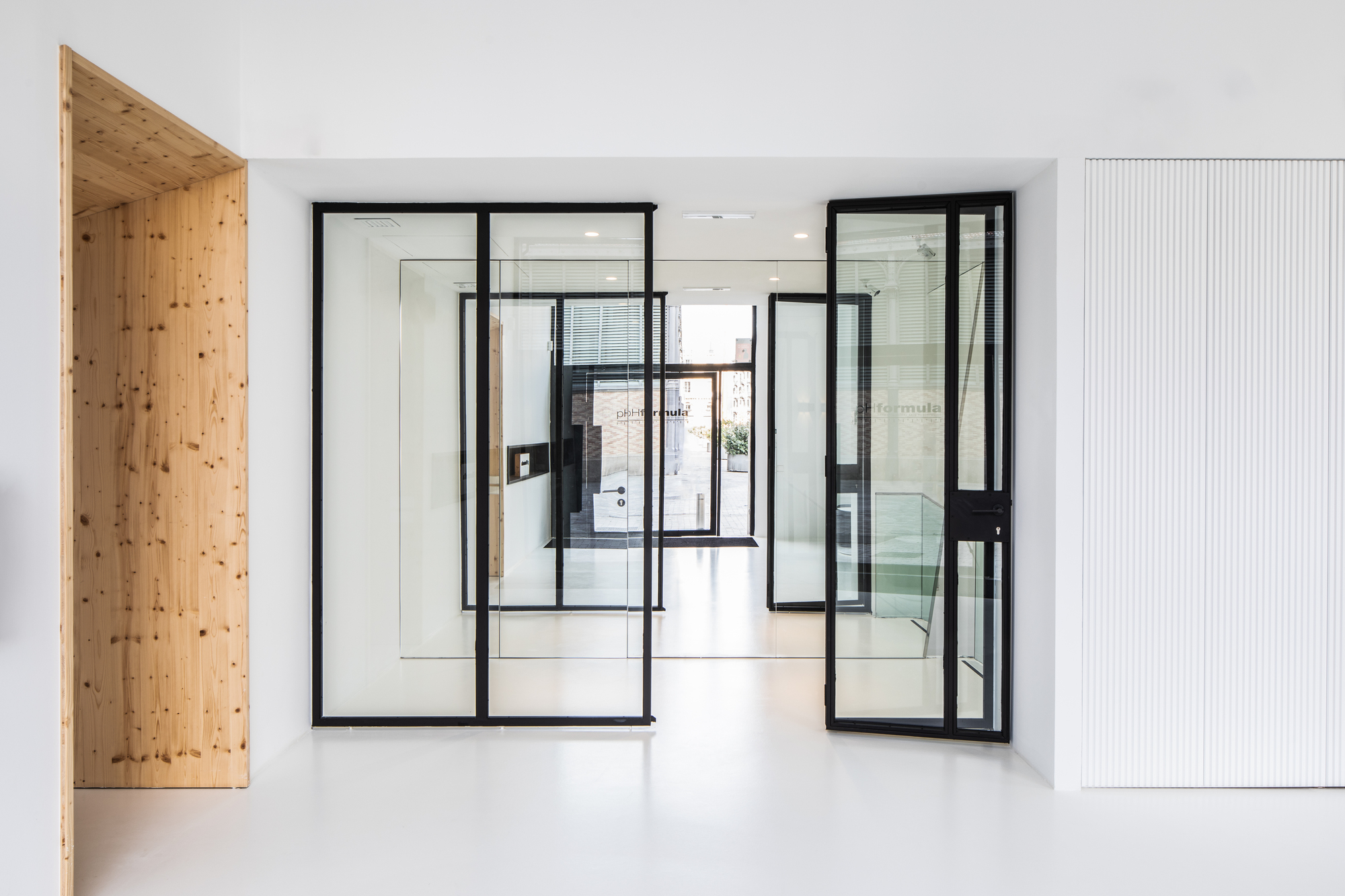 Art Club Born PhFormula / Balet Roselló Arquitectos-31