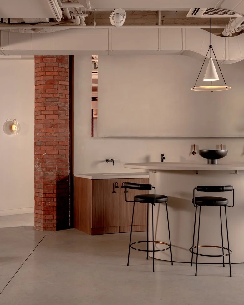 
柔和曲线和原始纹理结合低调时尚的办公室设计 - 戈者设计 | 戈者设计-7