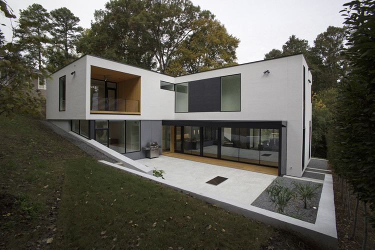 Medlin Residence | 受限场地上的紧凑“L”形住宅-7