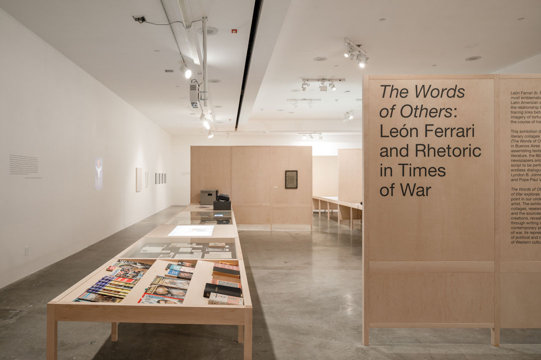 展览设计 I 文献展-4