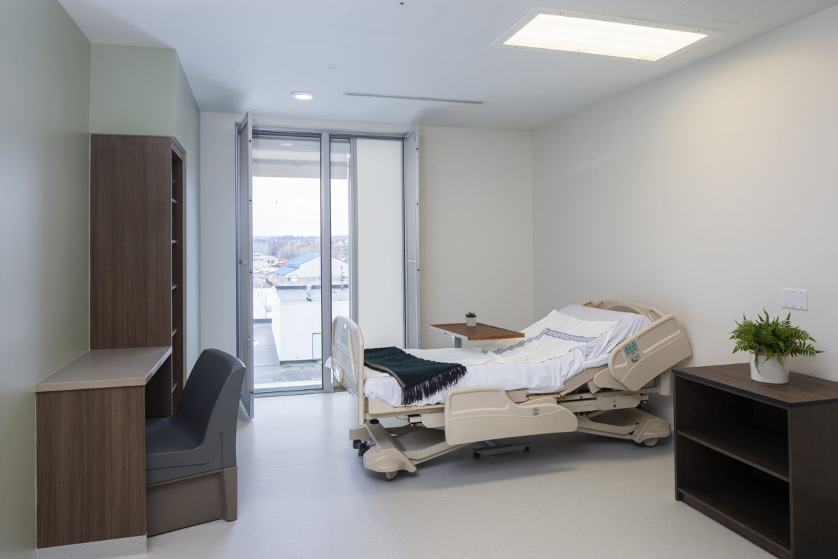 Michigan 雪城中心新建医疗中心，融入自然环境的现代设计-18