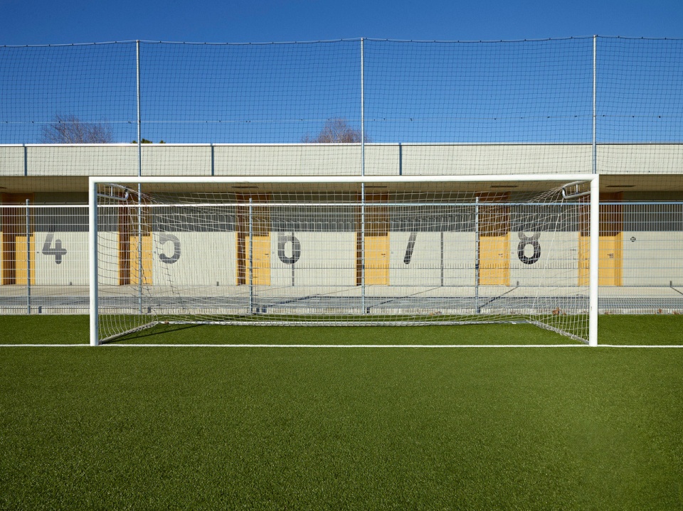 日内瓦 Vernier 运动场更衣室扩建，展现简约实用设计-10